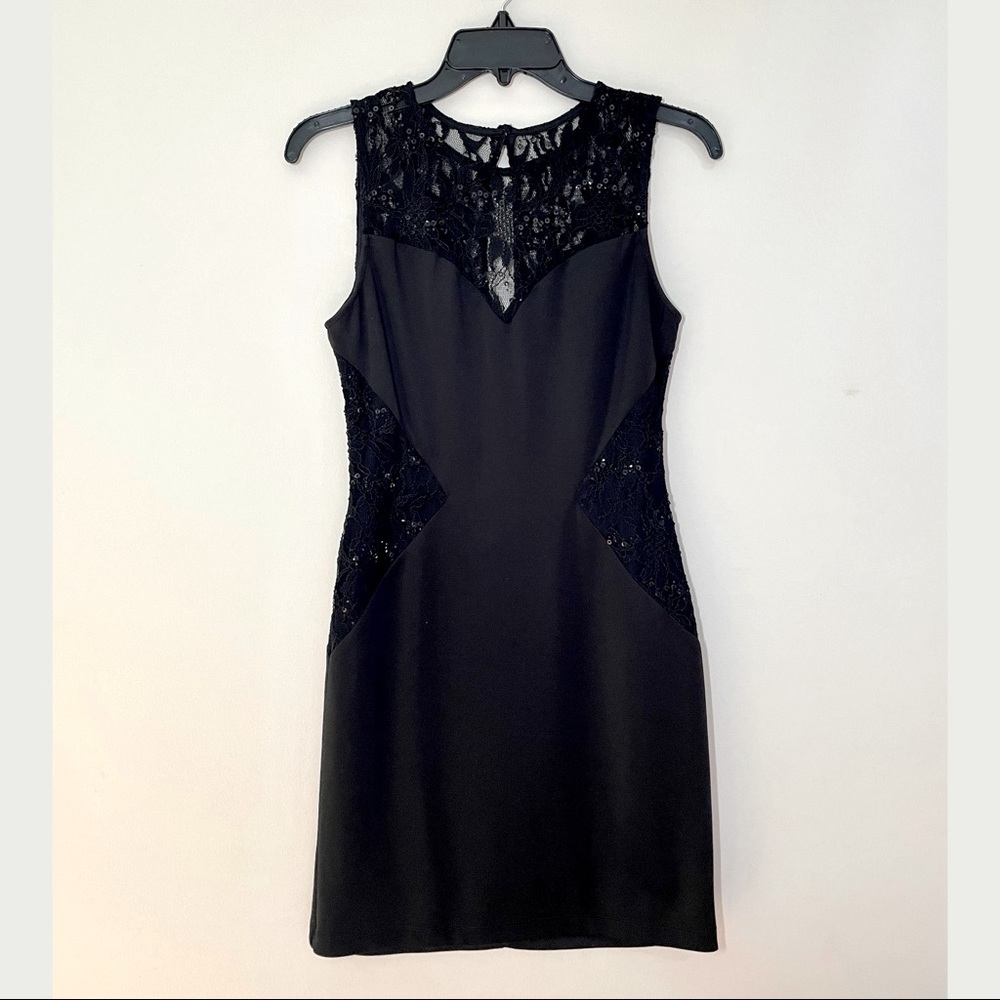 B. Smart Fitted Lace Black Party Dress